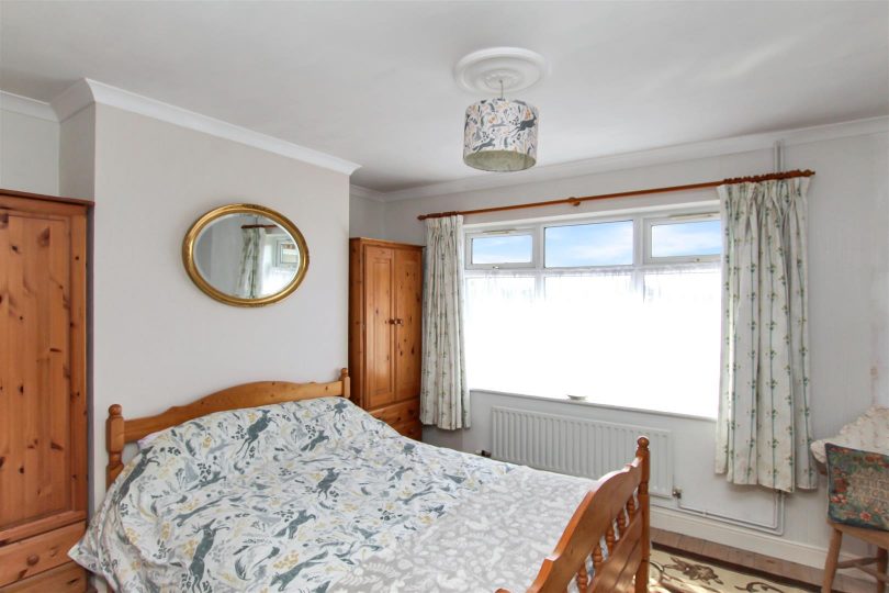 Lot 1 – Casa Mia, Gardens, Pond and Land (7.92 Ac), South Somercotes