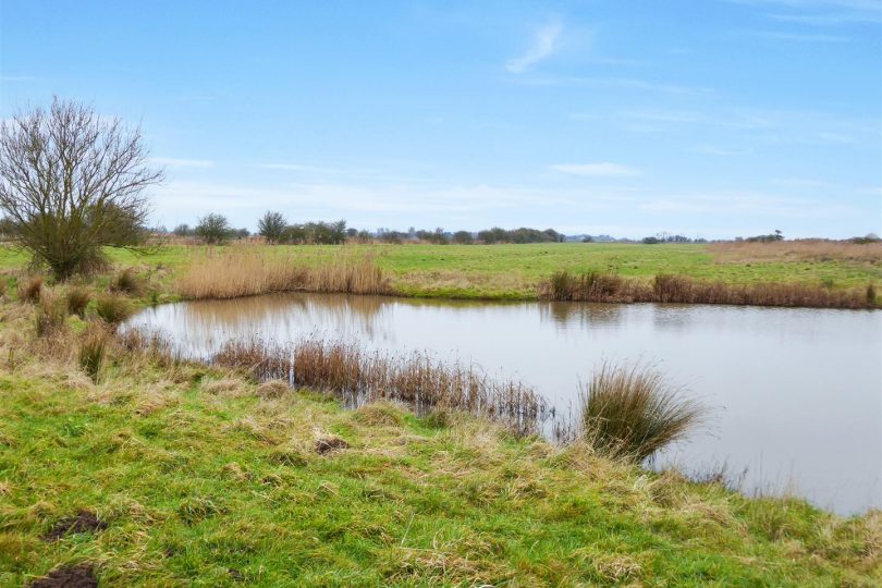Lot 1 – Casa Mia, Gardens, Pond and Land (7.92 Ac), South Somercotes