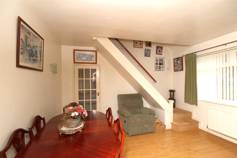 Holton Road, Nettleton