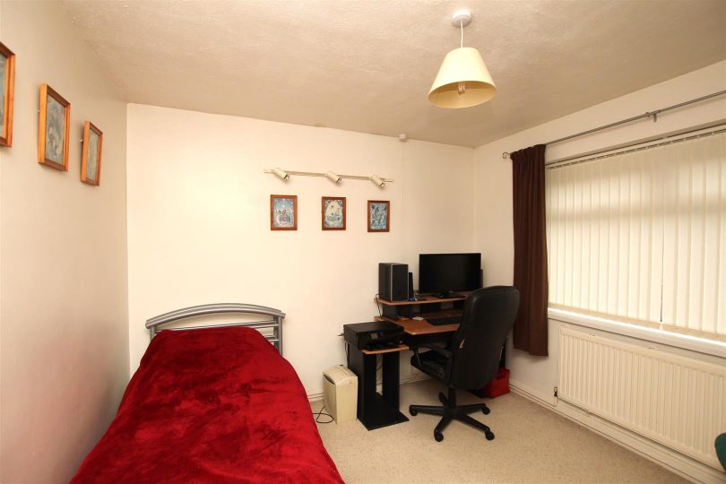 Holton Road, Nettleton