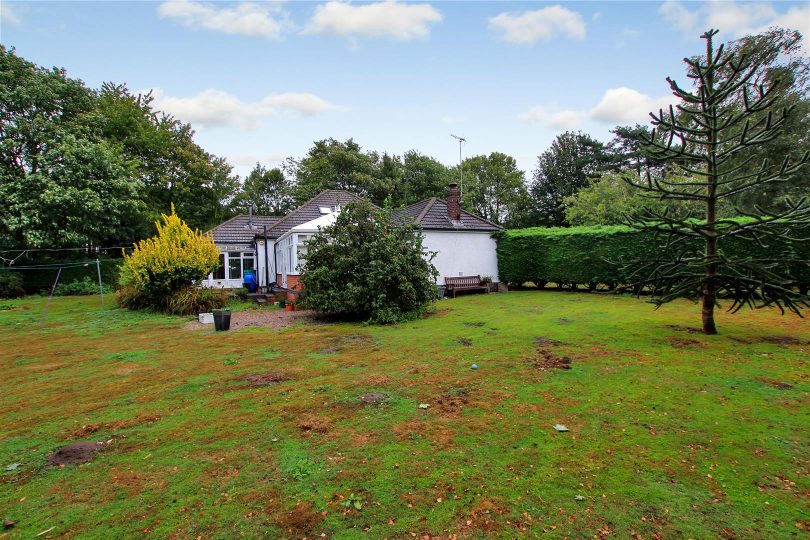Holton Road, Nettleton
