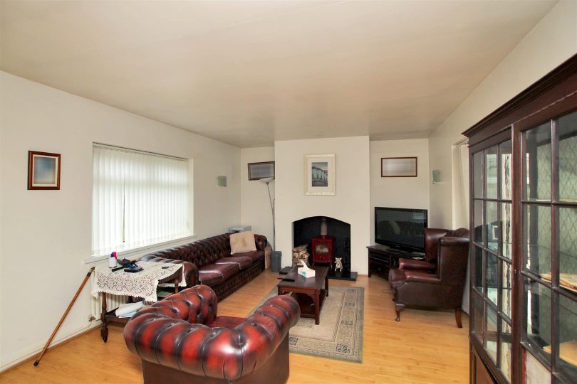 Holton Road, Nettleton