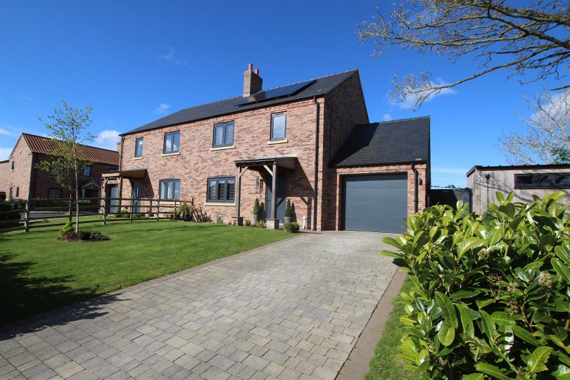 Manor Farm Close, Middle Rasen, Market Rasen