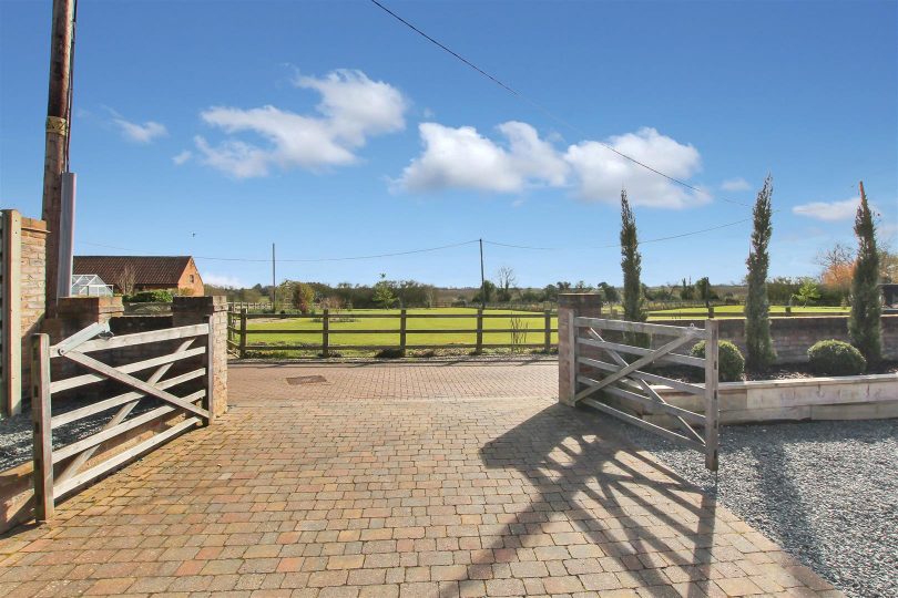 Holton-Cum-Beckering, Market Rasen