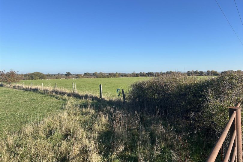 31.14 Acres Grassland – Highgate Lane, Normanby-by-Spital, Market Rasen