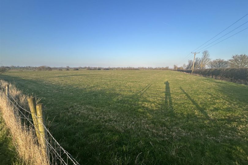 31.14 Acres Grassland – Highgate Lane, Normanby-by-Spital, Market Rasen