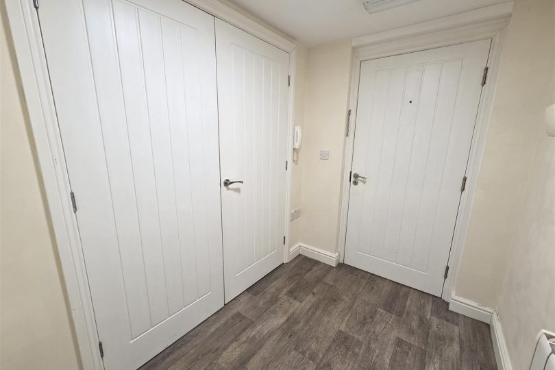 Flat 3 Tutin House, 30 Oxford Street