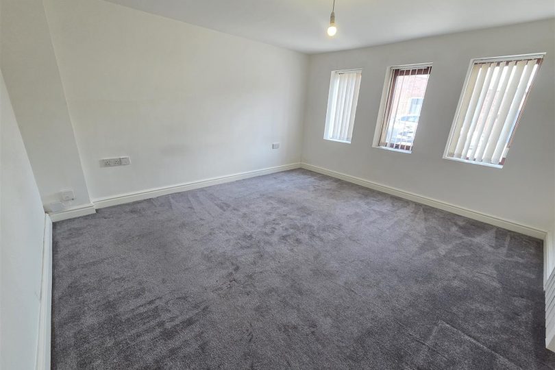 Flat 3 Tutin House, 30 Oxford Street