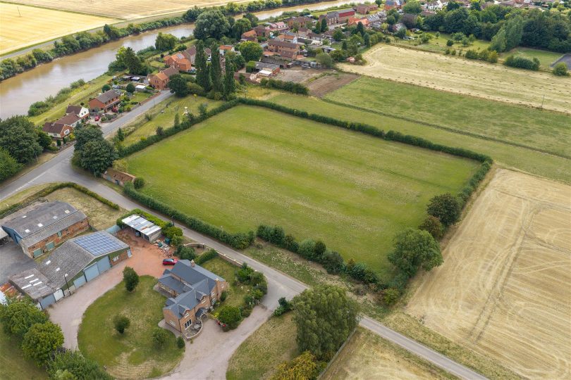 Lot 1 – 4.14 Ac Farmhouse,Buildings & Paddock, Gunthorpe