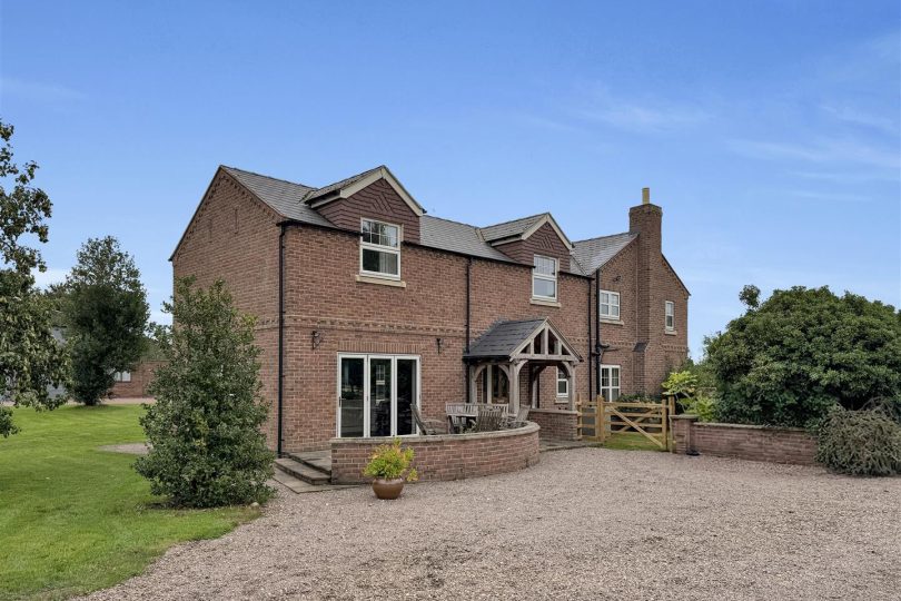 Lot 1 – 4.14 Ac Farmhouse,Buildings & Paddock, Gunthorpe