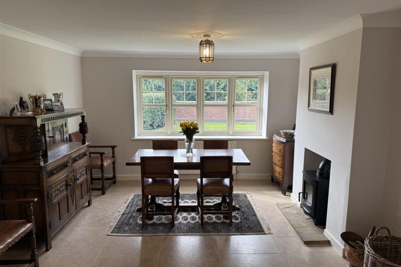 Lot 1 – 4.14 Ac Farmhouse,Buildings & Paddock, Gunthorpe