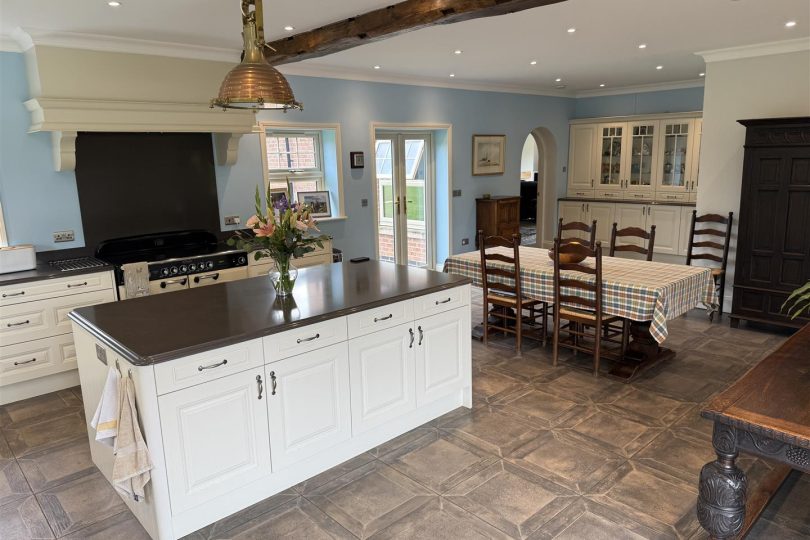 Lot 1 – 4.14 Ac Farmhouse,Buildings & Paddock, Gunthorpe