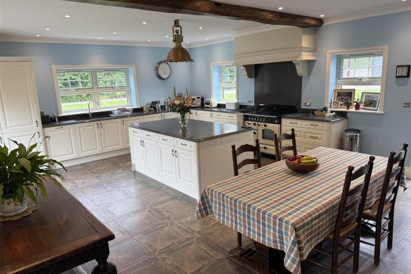 Lot 1 – 4.14 Ac Farmhouse,Buildings & Paddock, Gunthorpe