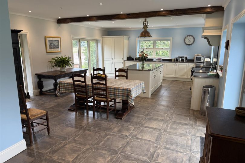 Lot 1 – 4.14 Ac Farmhouse,Buildings & Paddock, Gunthorpe