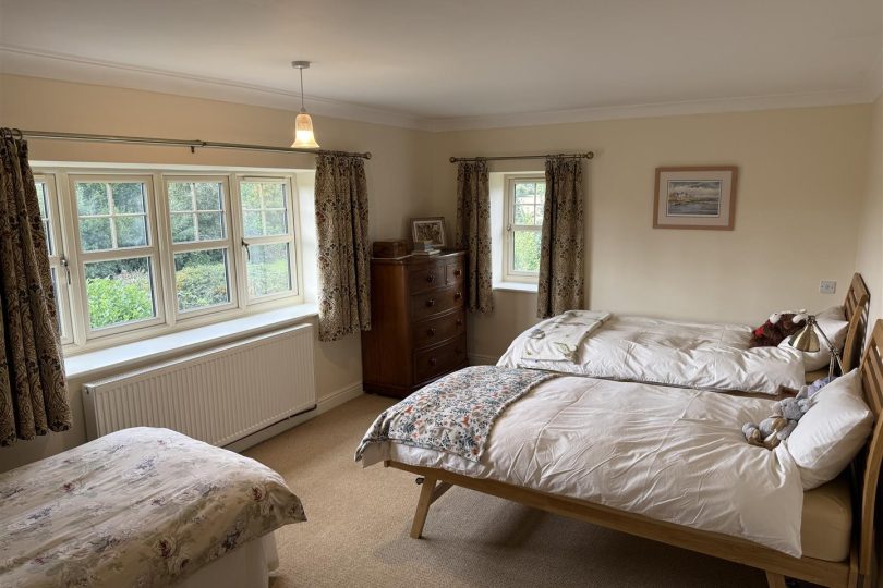 Lot 1 – 4.14 Ac Farmhouse,Buildings & Paddock, Gunthorpe
