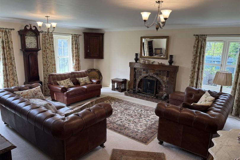 Lot 1 – 4.14 Ac Farmhouse,Buildings & Paddock, Gunthorpe