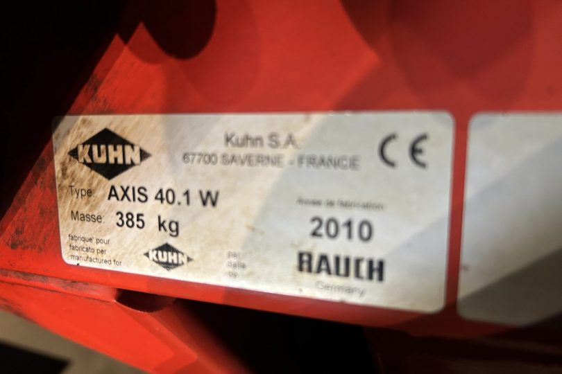 Lot 179 – (2010) Kuhn Axis 40.1 W fertiliser Spreader