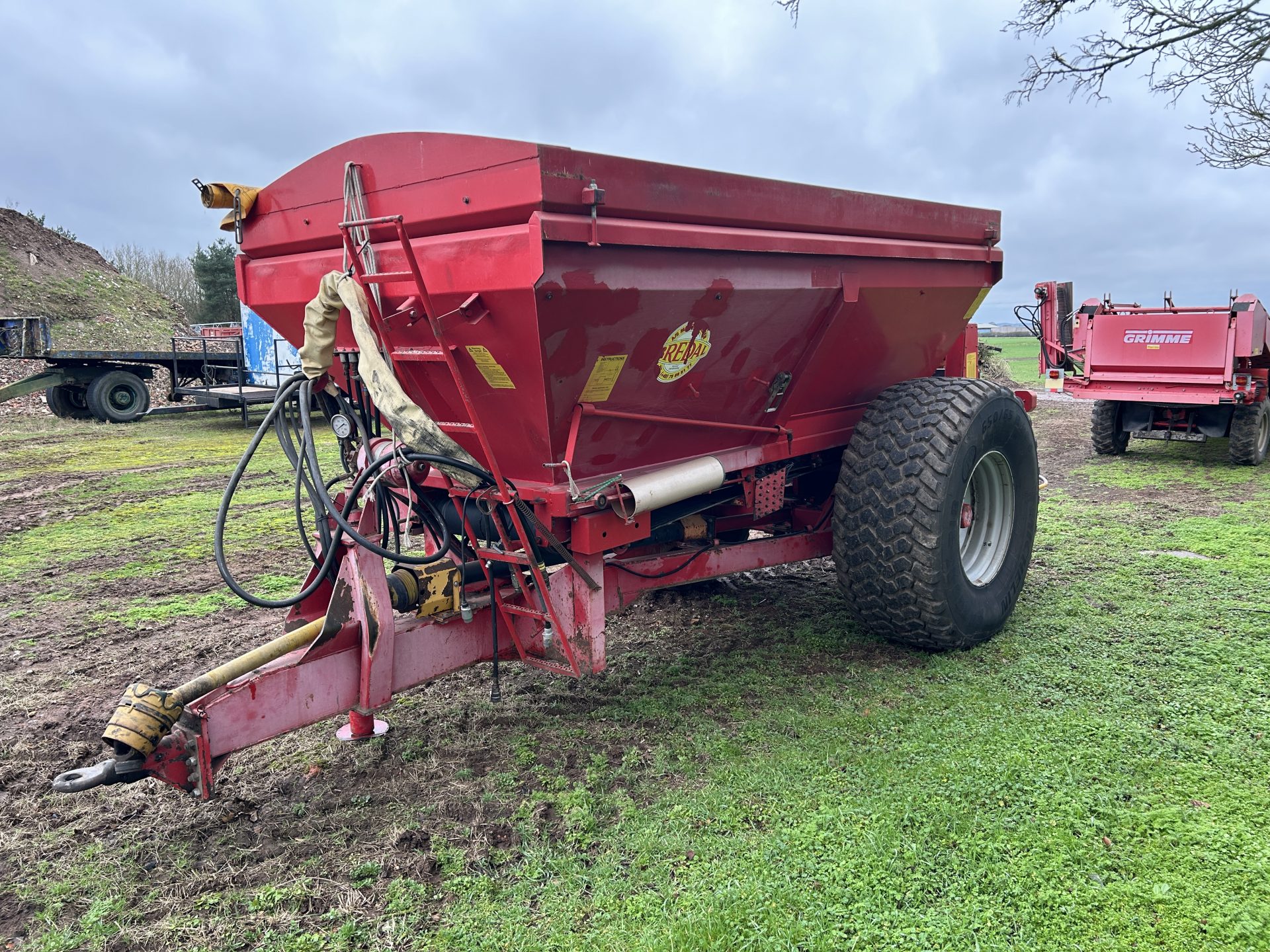 Lot 214 (2002) Bredal K85 Lime/Fertiliser Spreader Perkins Mawer